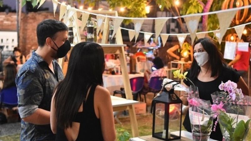 La gente acompañó la edición de octubre de la Feria de Diseño