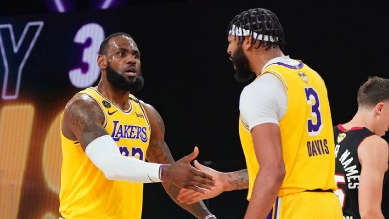 Los Lakers y Miami van por el 2do. juego en la final de la NBA