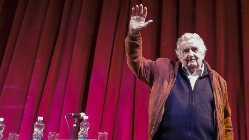 Mujica renunció a su banca en el Senado uruguayo por el coronavirus