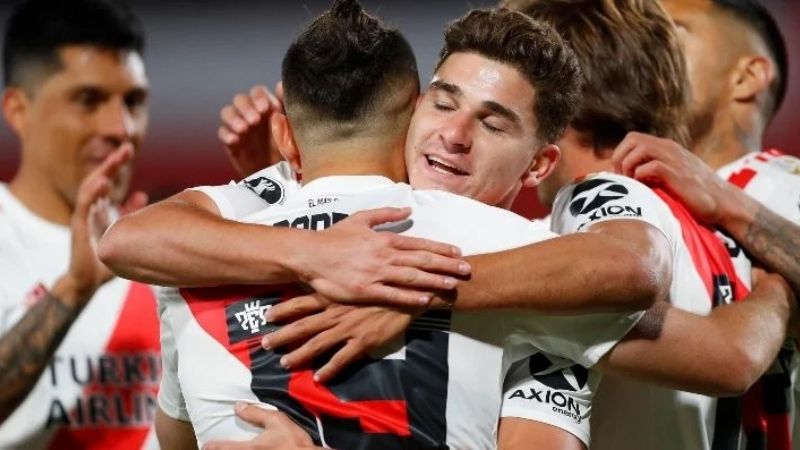 River goleó 3-0 a Liga, y quedó primero en su grupo