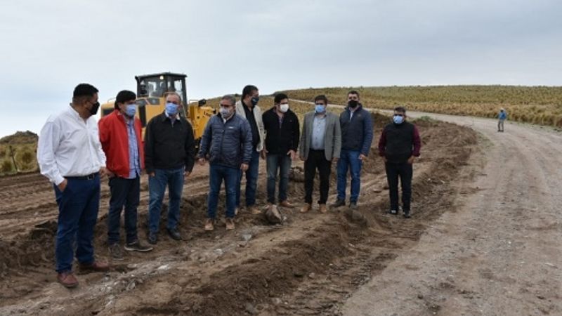 Jalil e intendentes recorrieron locaciones de nuevas rutas en el Este