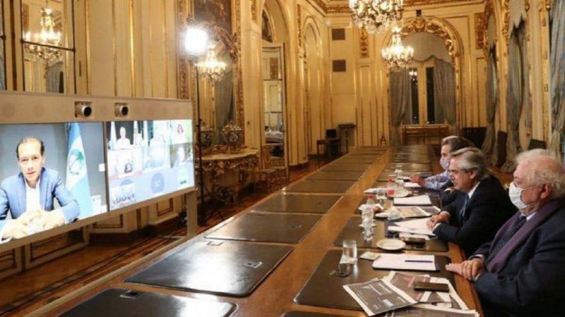 Alberto analizó con ocho gobernadores la situación epidemiológica