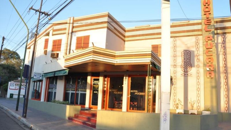 Protesta de trabajadores de hotel céntrico por descuentos en sus sueldos