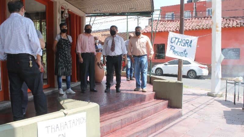 Singular reclamo de Gastronómicos en el Hotel Pucará