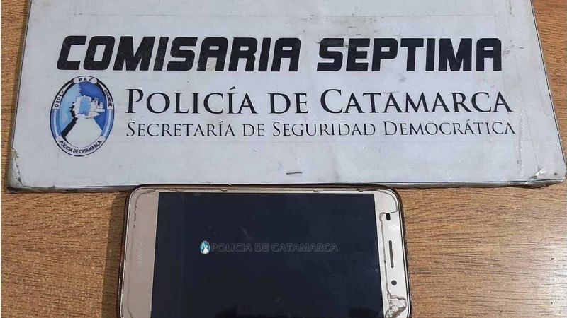 Denunció el robo de su celular y policías lo encontraron en una casa