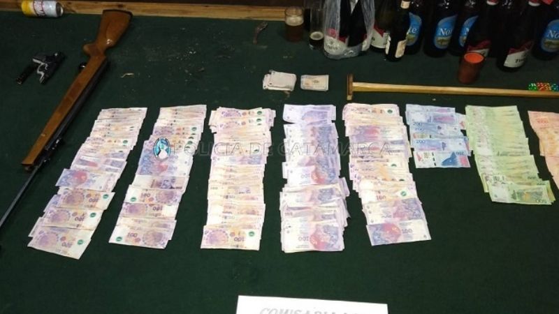 Santa Rosa: 14 detenidos en una reunión con juegos clandestinos y alcohol