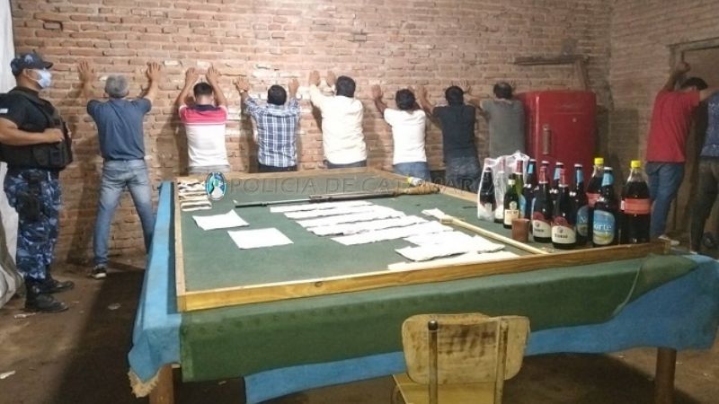 Santa Rosa: 14 detenidos en una reunión con juegos clandestinos y alcohol