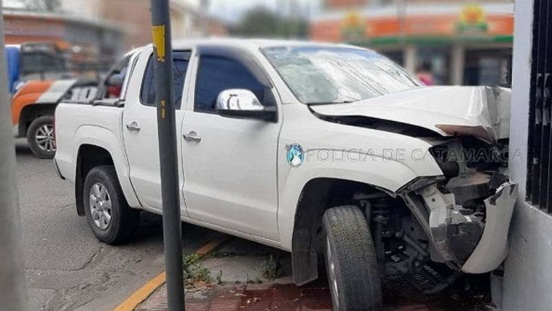 Camioneta se incrustó en un local