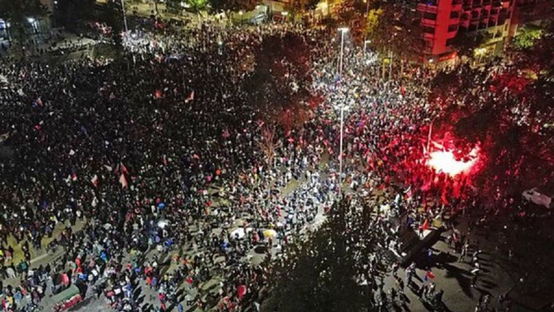 Contundente triunfo de "Apruebo" en Chile