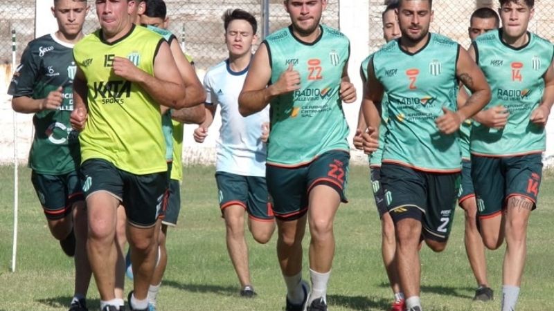 Juan Carlos Gómez es el DT de San Martín, que ya largó