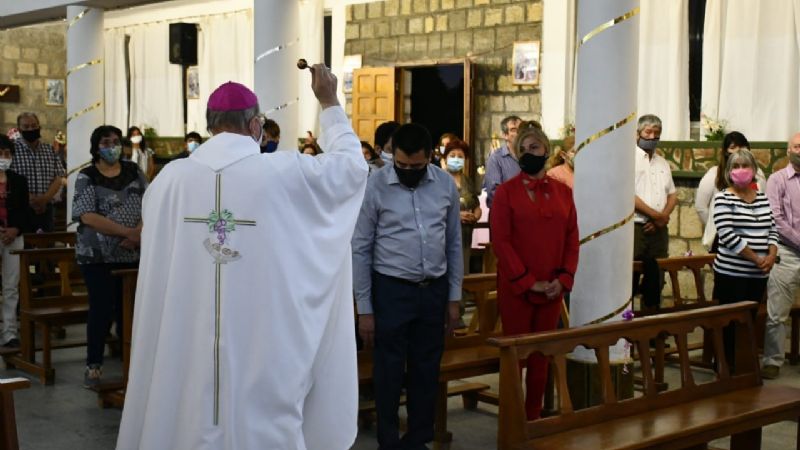 Celebran los 25 años de la dedicación del tiemplo y consagración del altar