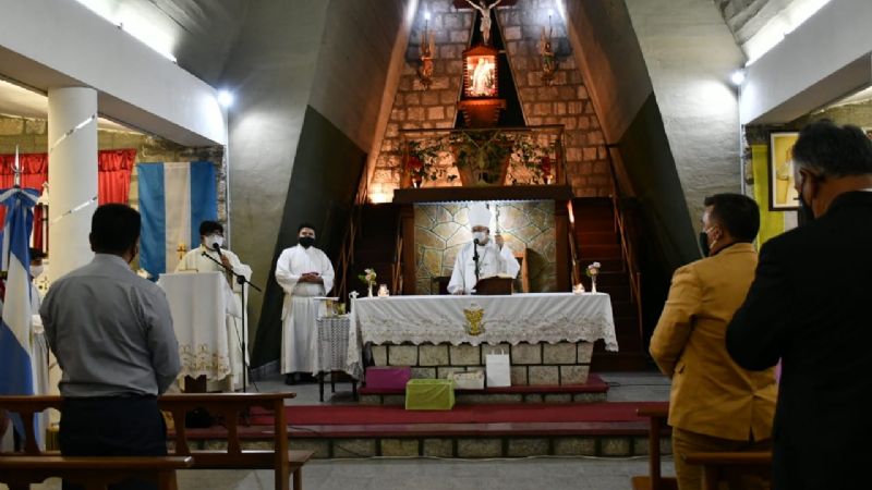 Celebran los 25 años de la dedicación del tiemplo y consagración del altar