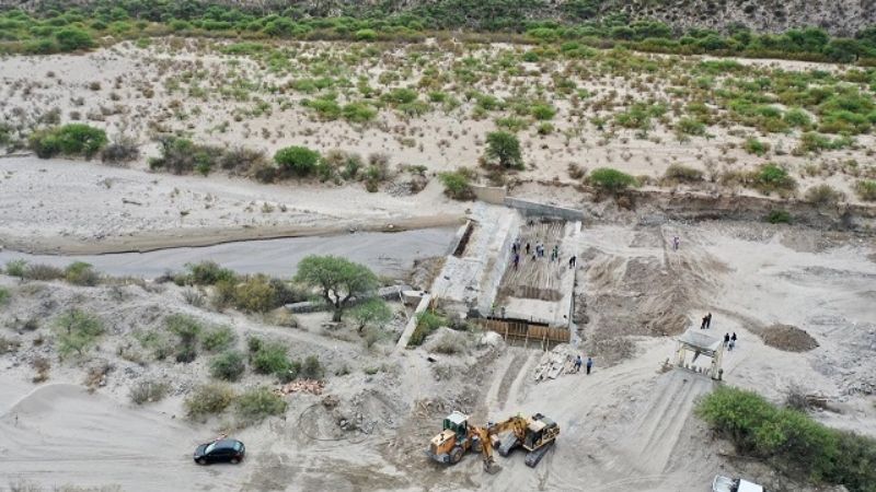 Jalil recorrió obras en Santa María