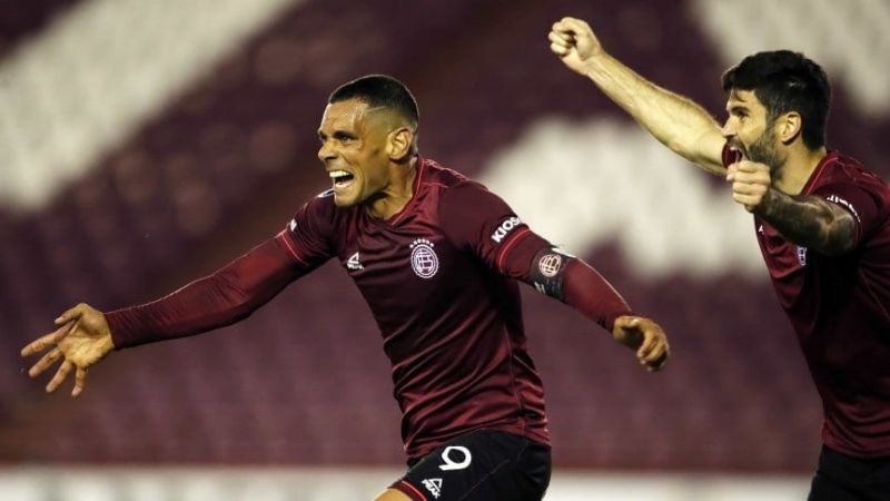 Triunfazos de Lanús y Defensa; empate de Vélez