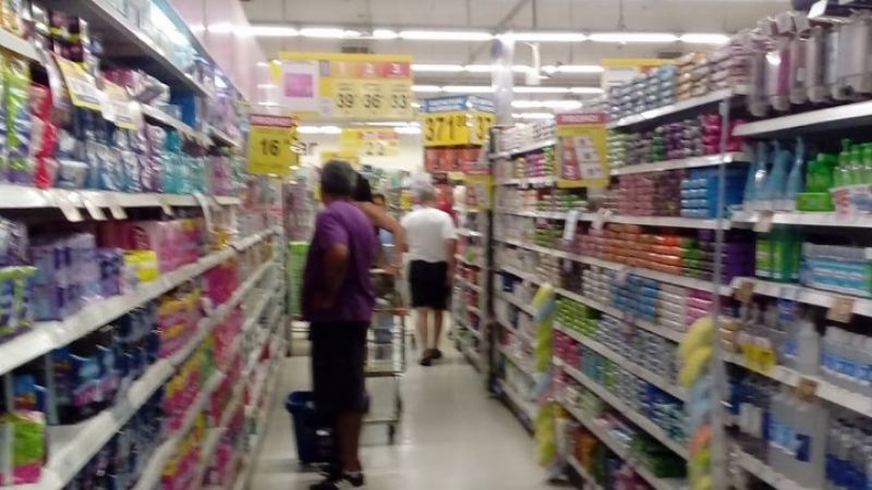 Aprehenden a un hombre por robar en un supermercado