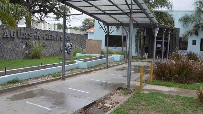Confirman dos casos positivos en la empresa Aguas de Catamarca