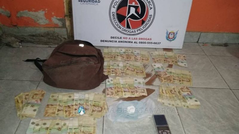 En allanamiento, secuestran 28 gr. de cocaína, una balanza y 900 pesos