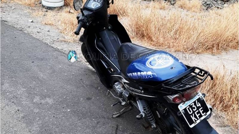 Mujer se cayó de la moto en la Quebrada de Moreira