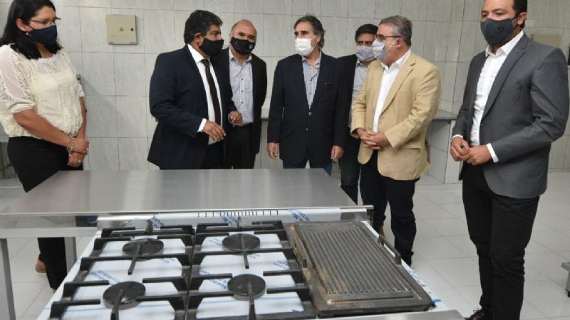 Entregaron viviendas e inauguraron obras en Santa María