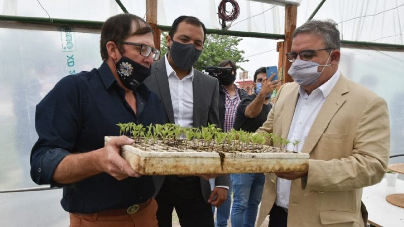 Entregaron viviendas e inauguraron obras en Santa María