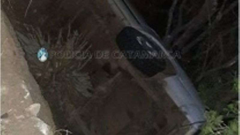 Volcó una camioneta en la Cuesta de El Portezuelo