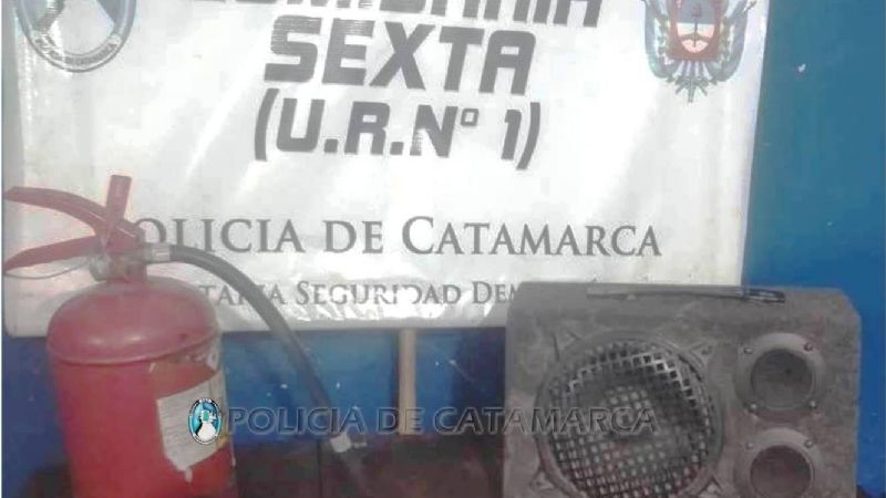 Robó un parlante y un matafuego de un colectivo