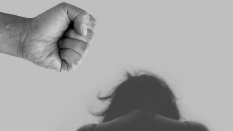 Jovencito golpeó a su novia menor de edad