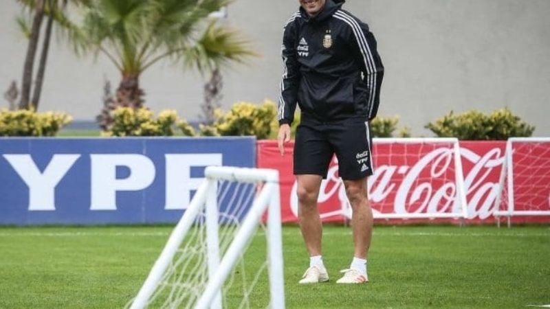 Scaloni ya tiene diez y una sola duda en la Selección