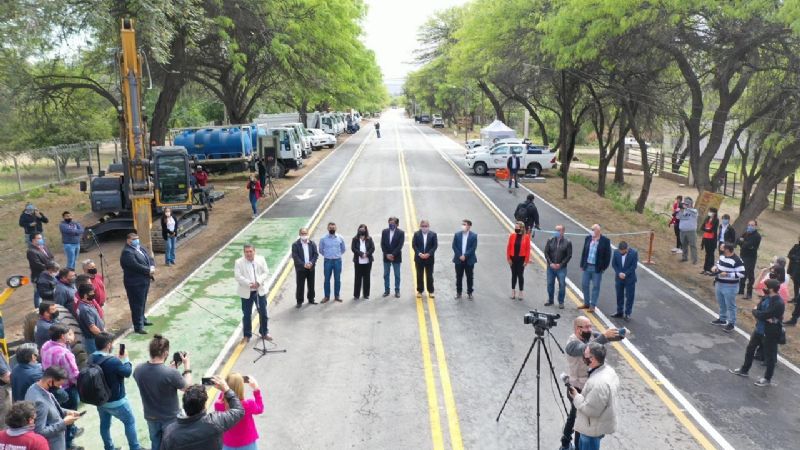 El Gobierno celebró el Día del Camino con inauguraciones y nueva maquinaria