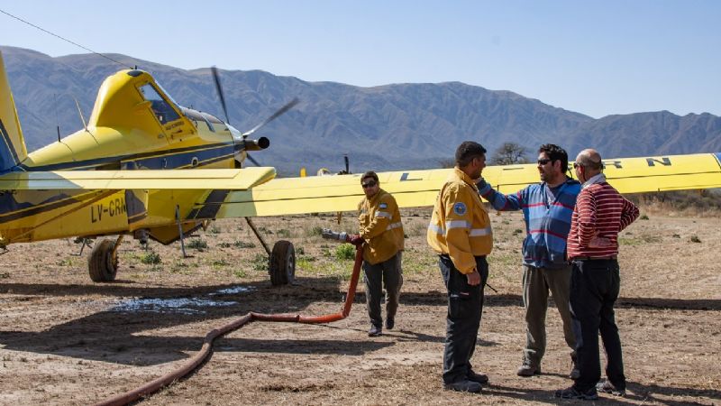 Combaten el incendio forestal al sur de Las Lajas