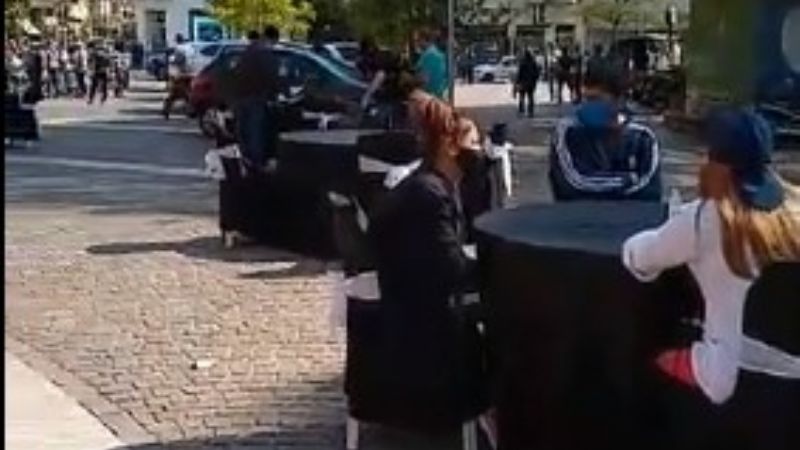 Ruidosa manifestación de organizadores de eventos y turf