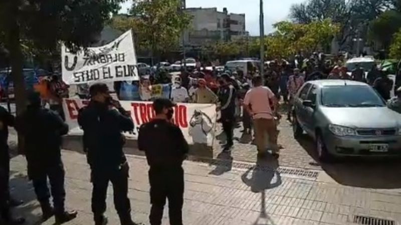 Ruidosa manifestación de organizadores de eventos y turf