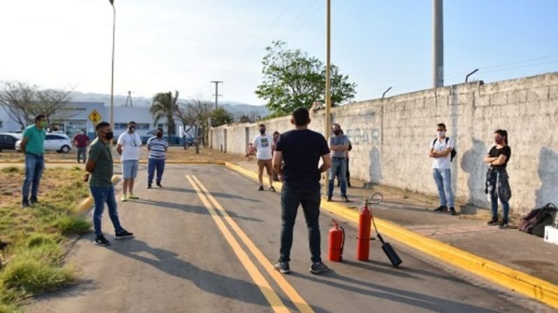 Capacitación con matafuegos