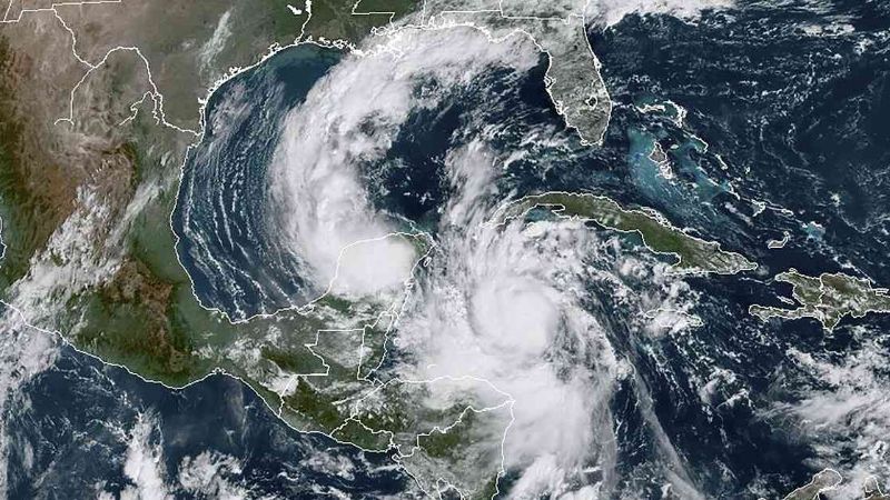 El huracán "Delta" llegó a categoría 4 antes de impactar en Cancún