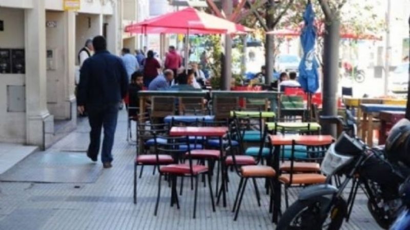 Gastronómicos piden extender el horario de atención