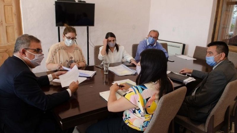 El Gobierno reúne a rectores de IES para explicar el traspaso