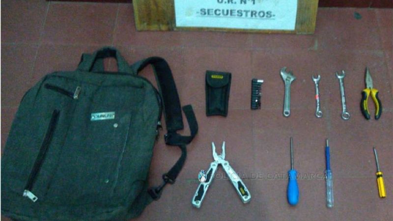 Detienen a un ladrón que robó una mochila con herramientas