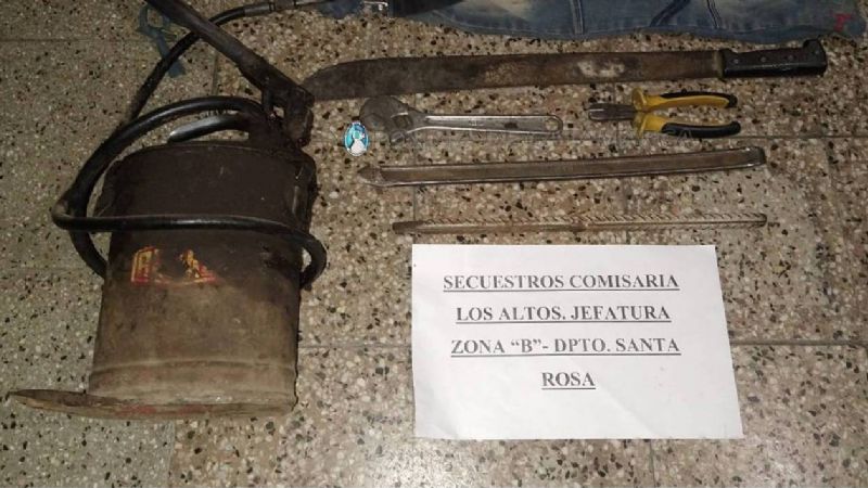 Tres aprehendidos en motos por llevar herramientas robadas