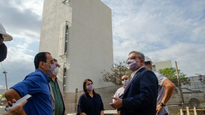 Jalil recorrió la obra del nuevo Instituto Politécnico
