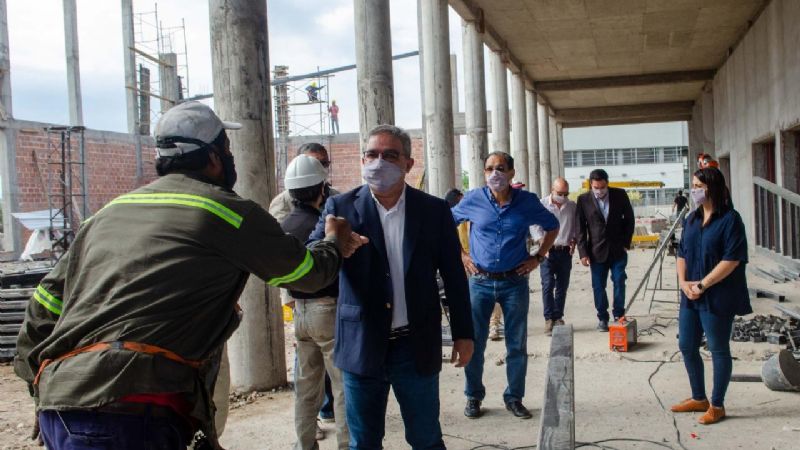 Jalil recorrió la obra del nuevo Instituto Politécnico