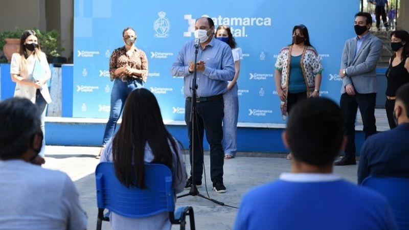 Capital entregó casi un millón de pesos a emprendedores privados