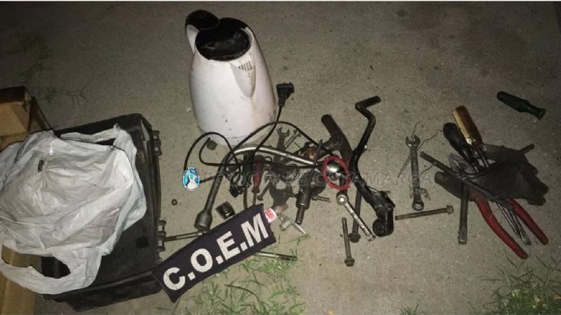 Ladrones atrapados cuando escapaban con cosas robadas