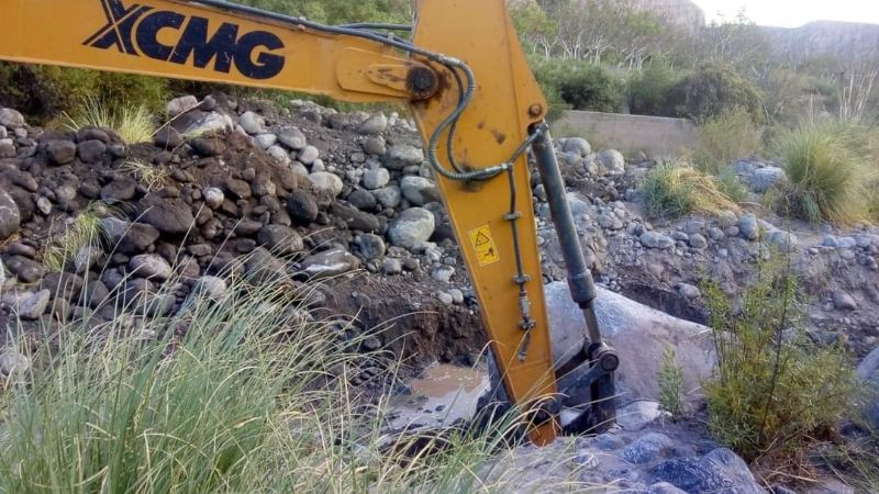 Trabajos de encauce del río ante la llegada de la lluvia