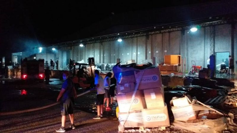 Voraz incendio en una fábrica de El Pantanillo