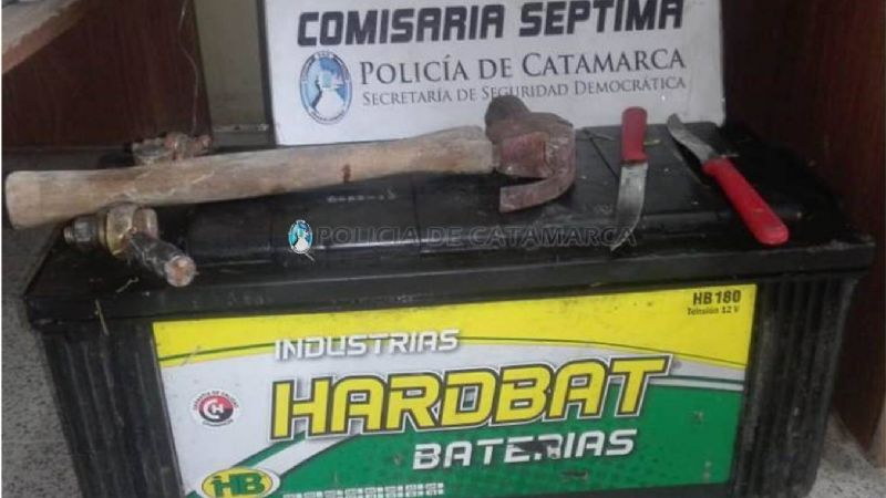 Aprehenden a un hombre, secuestran una batería de camión y dos armas blancas