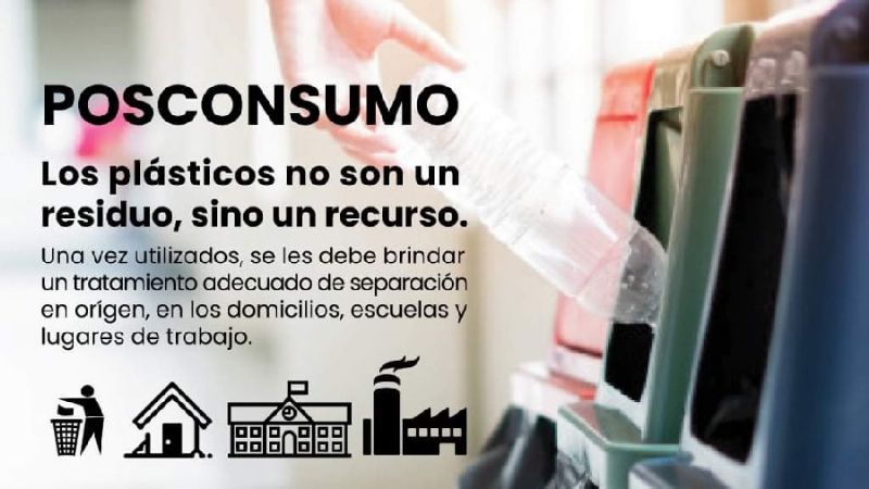 Los “plásticos” festejan exaltando el material de su trabajo