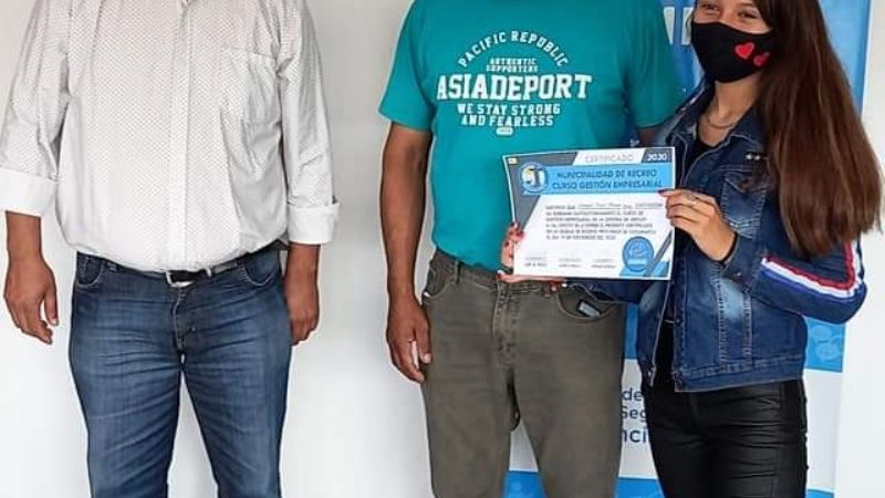 Entregaron certificados a microemprendedores en Recreo