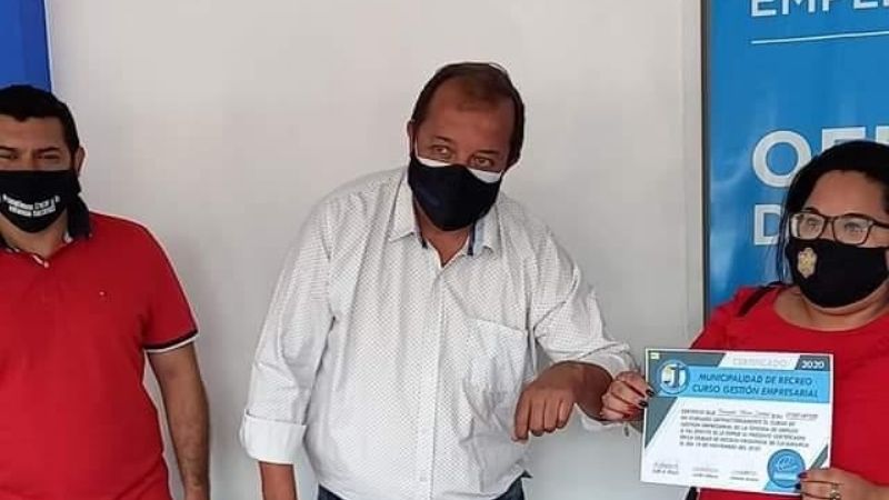 Entregaron certificados a microemprendedores en Recreo