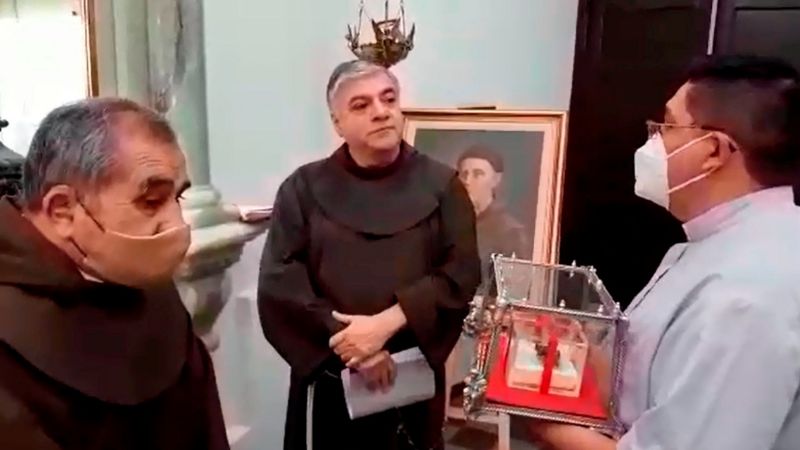 Trasladan reliquias de Esquiú a la parroquia del Espíritu Santo