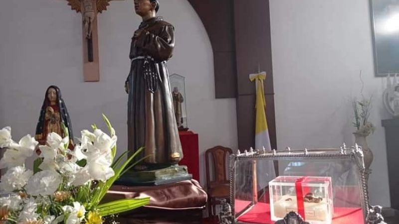 Trasladan reliquias de Esquiú a la parroquia del Espíritu Santo